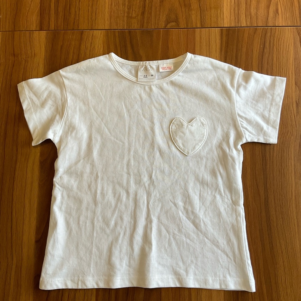 Zara 2-3Y White Heart Pocket Tee